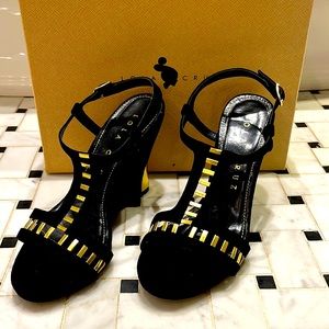Lola Cruz black and gold heels 7 / 37